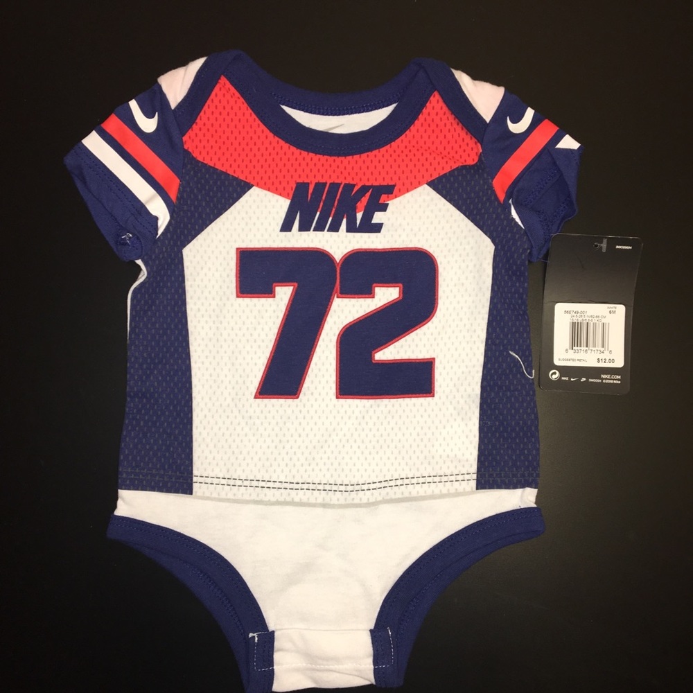 🌷4/$15 Nike Onesie Size 6M